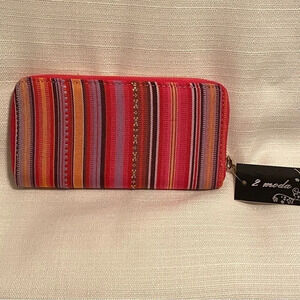 Wallet 2 Mods Clutch Beautiful Canvas Material Compartments Zipper Closure NWT